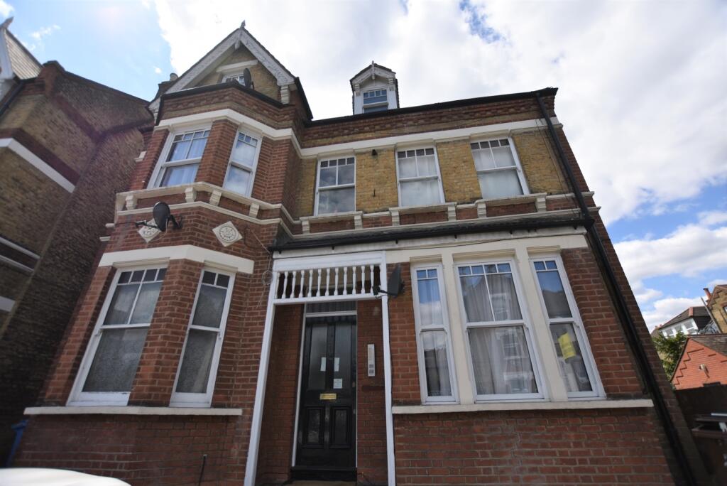 1 bed 1st Floor Flat for rent in Beckenham. From Langford Russell - Beckenham