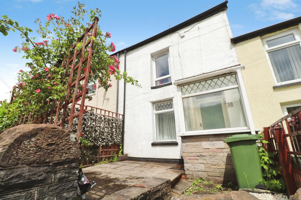 3 bed Mid Terraced House for rent in Pontypridd. From Belvoir - Cardiff