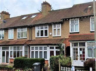 4 bed Semi-Detached House for rent in Hendon. From S H Properties Hendon