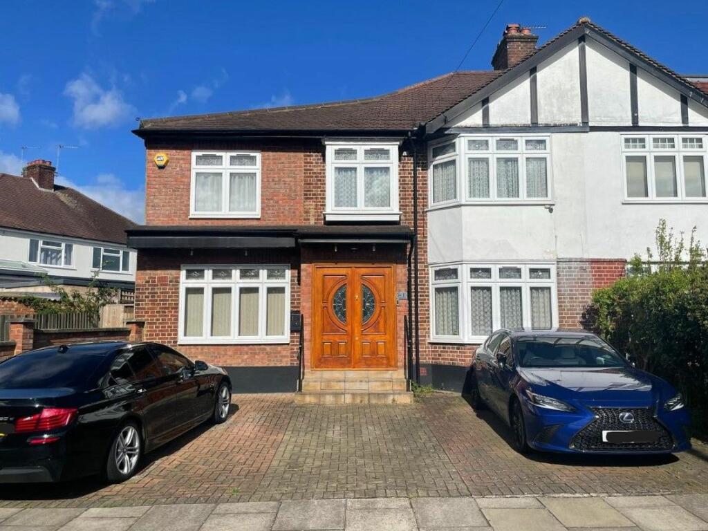 5 bed Semi-Detached House for rent in Stanmore. From S H Properties Hendon
