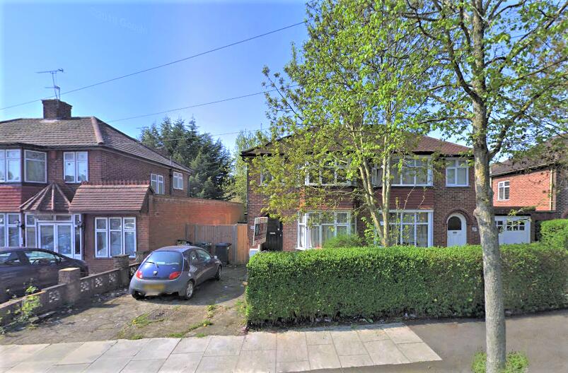 4 bed Semi Detached for rent in Hendon. From S H Properties Hendon 4 bed Semi Detached for rent in Hendon. From S H Properties Hendon