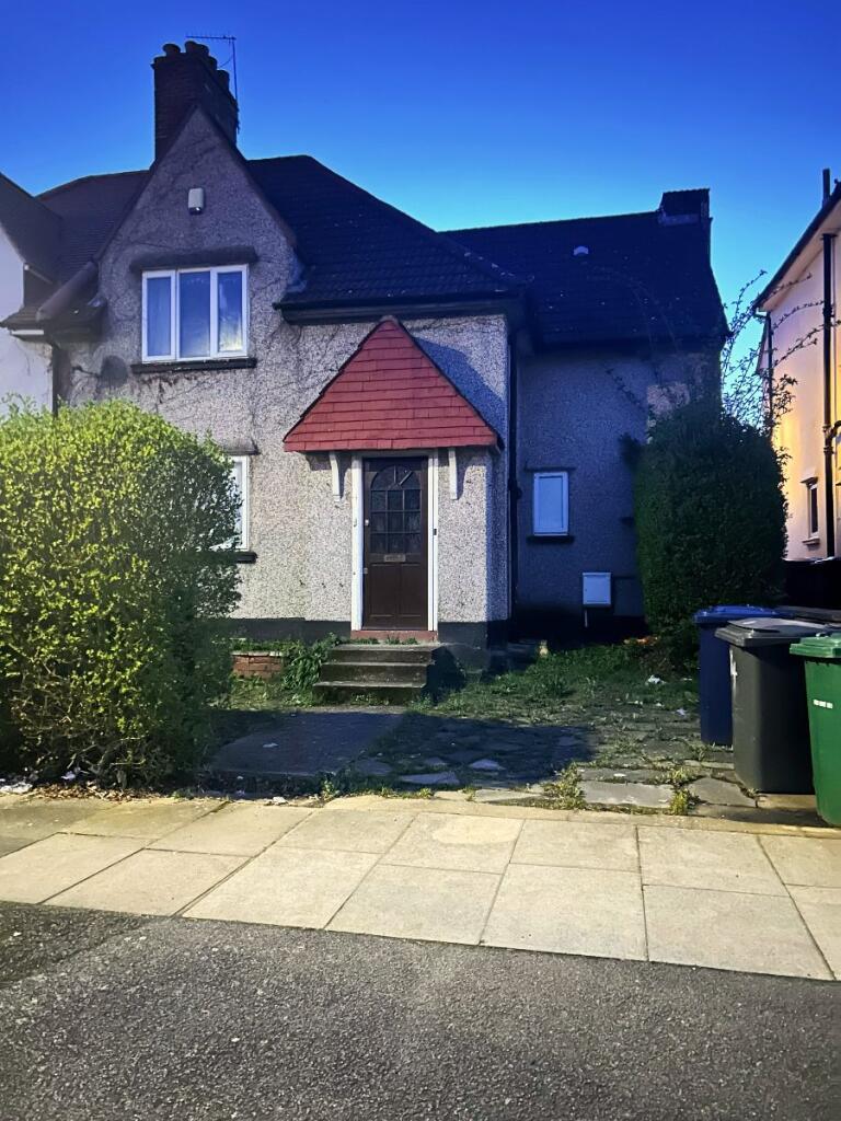 4 bed Semi Detached for rent in London. From S H Properties Hendon