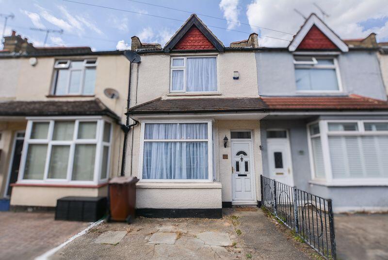 2 bed Detached for rent in Southend-on-Sea. From Belle Vue Property Services - Southend-on-sea 2 bed Detached for rent in Southend-on-Sea. From Belle Vue Property Services - Southend-on-sea