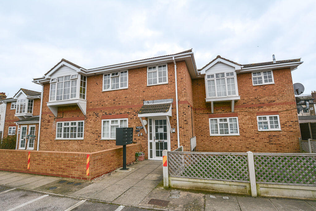 2 bed 1st Floor Flat for rent in Southend-on-Sea. From Belle Vue Property Services - Southend-on-sea