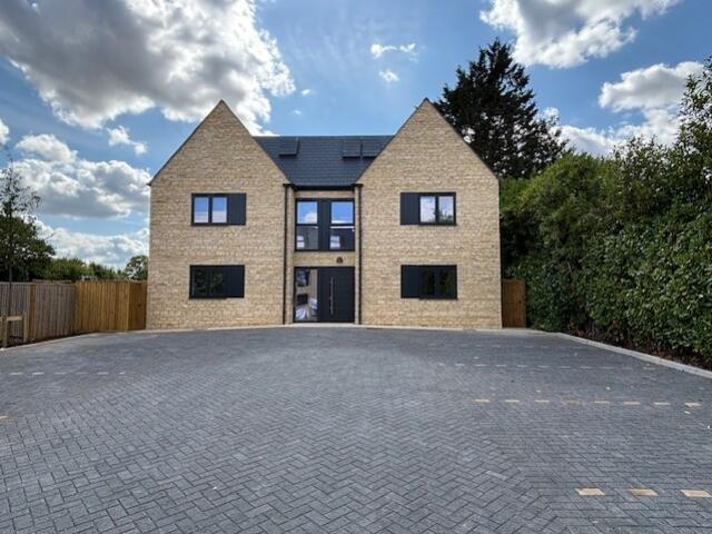 1 bed 1st Floor Flat for rent in Carterton. From David Richings Estate Agents - Carterton