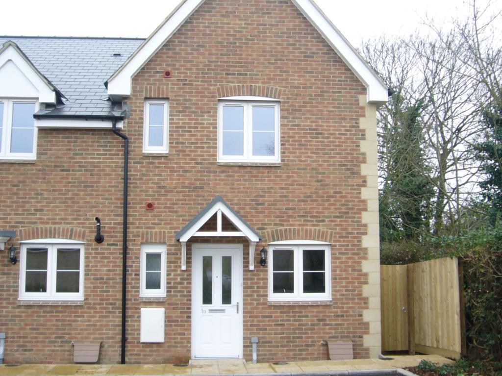 3 bed Semi Detached for rent in Carterton. From David Richings Estate Agents - Carterton 3 bed Semi Detached for rent in Carterton. From David Richings Estate Agents - Carterton