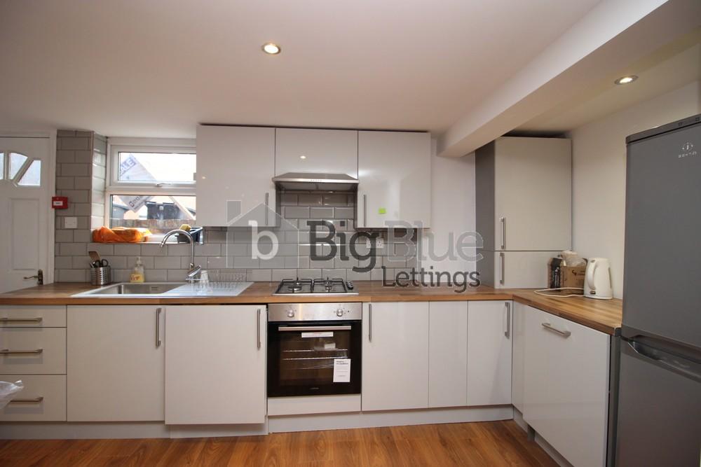 6 bed Mid Terraced House for rent in Leeds. From Big Blue Lettings - Leeds 6 bed Mid Terraced House for rent in Leeds. From Big Blue Lettings - Leeds