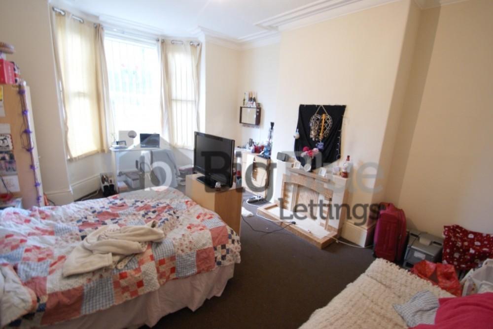 8 bed Mid Terraced House for rent in Leeds. From Big Blue Lettings - Leeds 8 bed Mid Terraced House for rent in Leeds. From Big Blue Lettings - Leeds