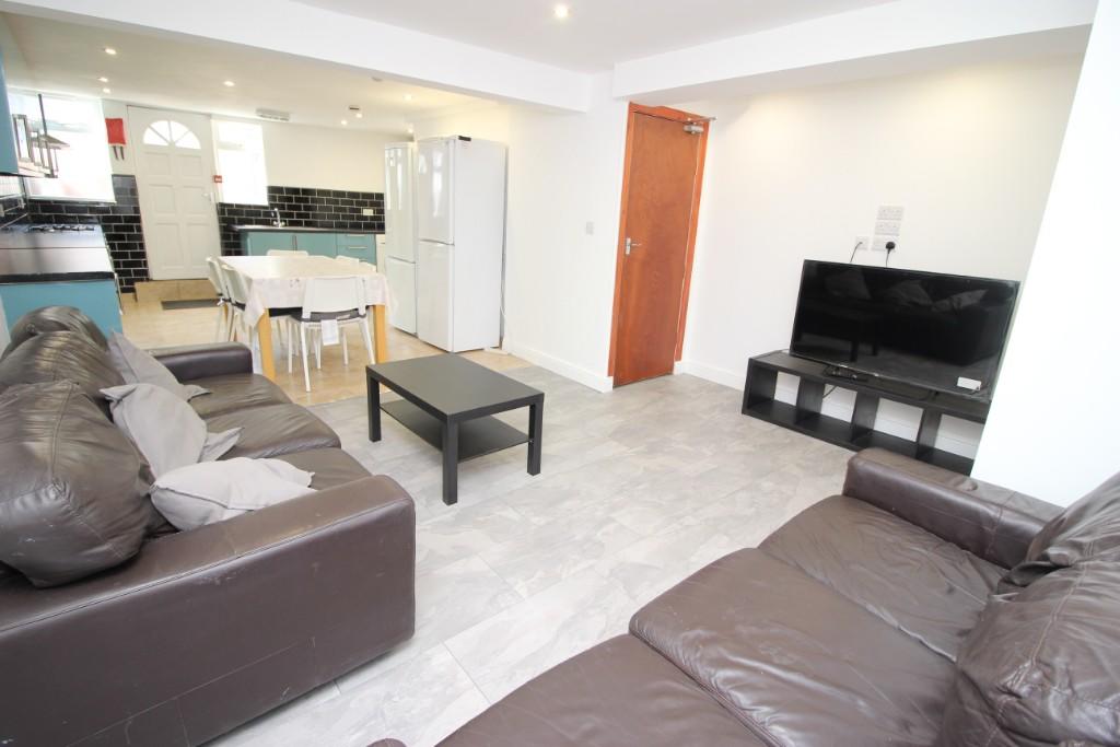 6 bed Mid Terraced House for rent in Leeds. From Big Blue Lettings - Leeds 6 bed Mid Terraced House for rent in Leeds. From Big Blue Lettings - Leeds