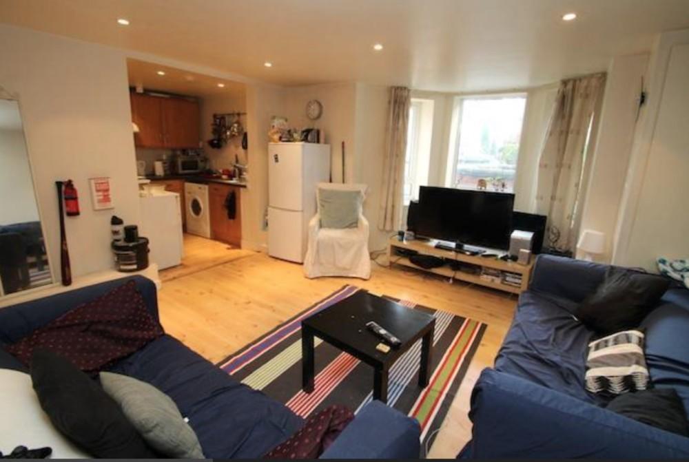 9 bed Mid Terraced House for rent in Leeds. From Big Blue Lettings - Leeds