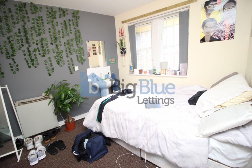 10 bed Mid Terraced House for rent in Leeds. From Big Blue Lettings - Leeds