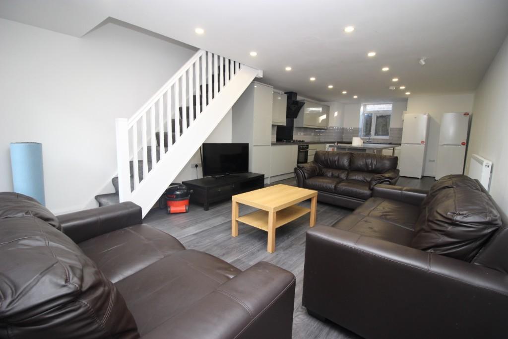 6 bed Mid Terraced House for rent in Leeds. From Big Blue Lettings - Leeds