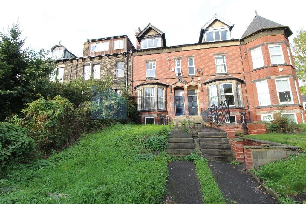 9 bed Mid Terraced House for rent in Leeds. From Big Blue Lettings - Leeds