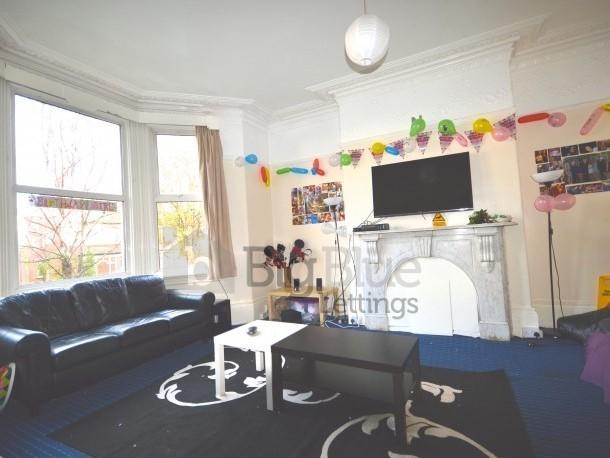 9 bed Mid Terraced House for rent in Leeds. From Big Blue Lettings - Leeds