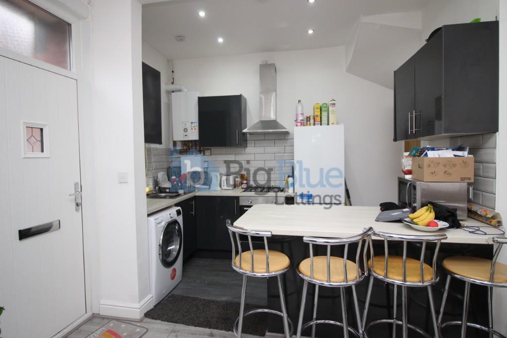 4 bed Mid Terraced House for rent in Leeds. From Big Blue Lettings - Leeds