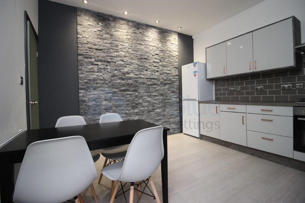 4 bed Mid Terraced House for rent in Leeds. From Big Blue Lettings - Leeds