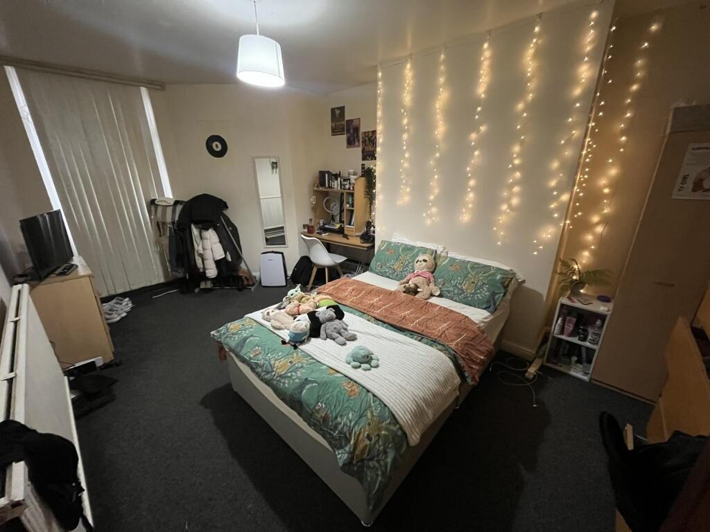 3 bed Mid Terraced House for rent in Leeds. From Big Blue Lettings - Leeds