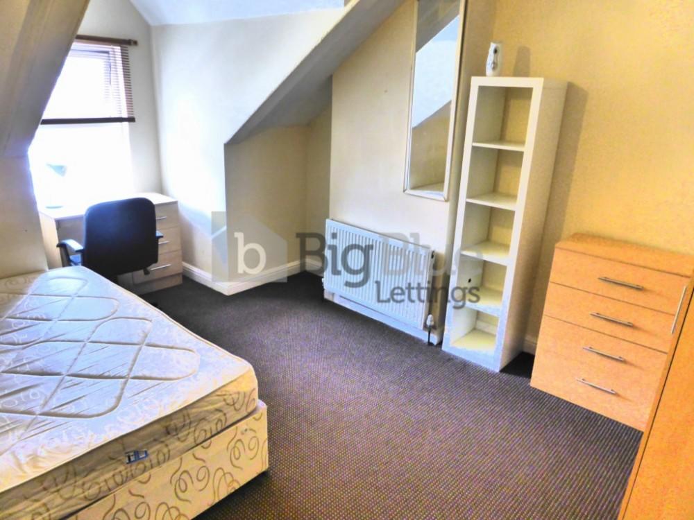 5 bed Mid Terraced House for rent in Leeds. From Big Blue Lettings - Leeds