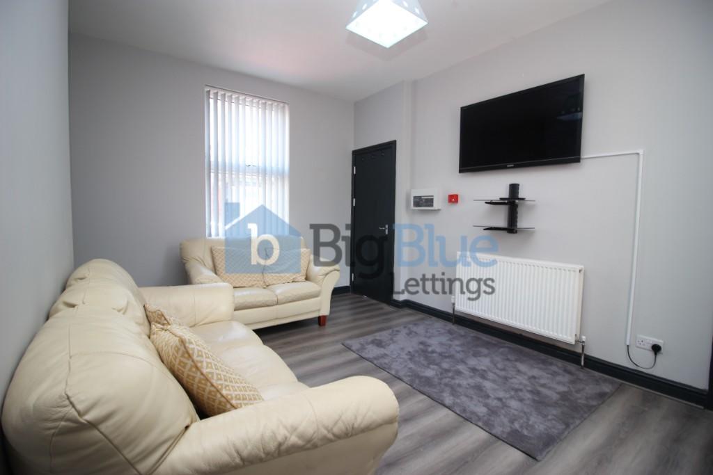 2 bed Mid Terraced House for rent in Leeds. From Big Blue Lettings - Leeds