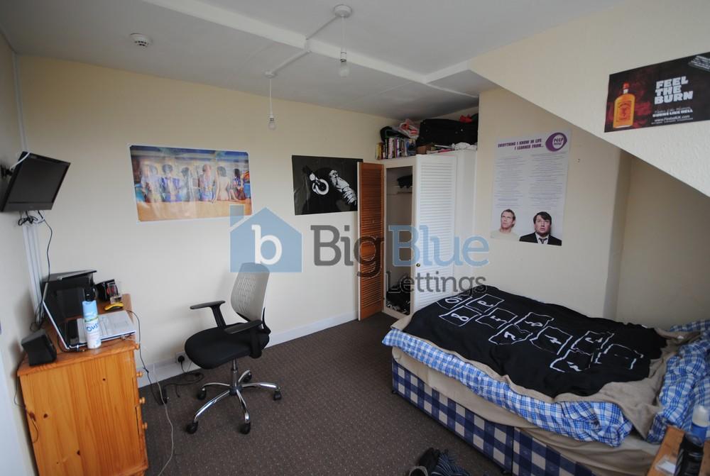 7 bed Mid Terraced House for rent in Leeds. From Big Blue Lettings - Leeds 7 bed Mid Terraced House for rent in Leeds. From Big Blue Lettings - Leeds