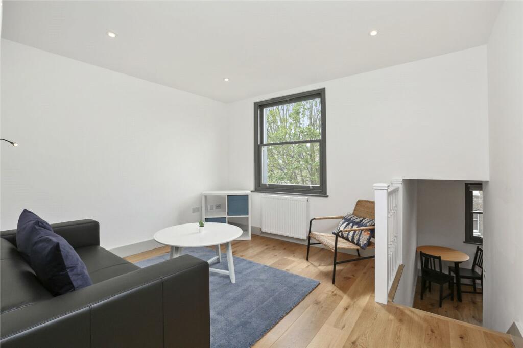 2 bed Apartment for rent in London. From Winkworth - Shepherds Bush
