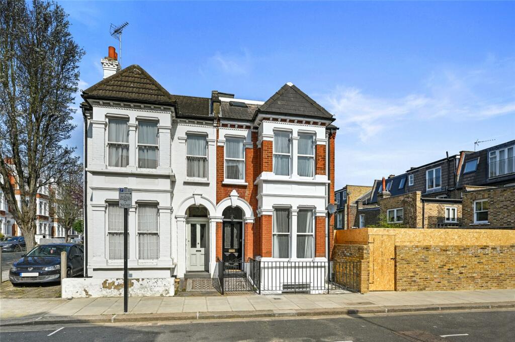5 bed Detached House for rent in London. From Winkworth - Shepherds Bush