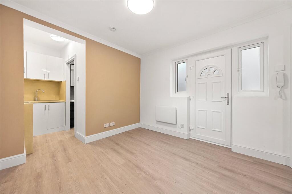 1 bed Apartment for rent in London. From Winkworth - Shepherds Bush
