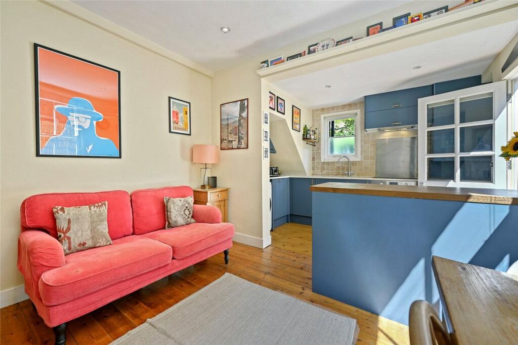 2 bed Apartment for rent in Hammersmith. From Winkworth - Shepherds Bush