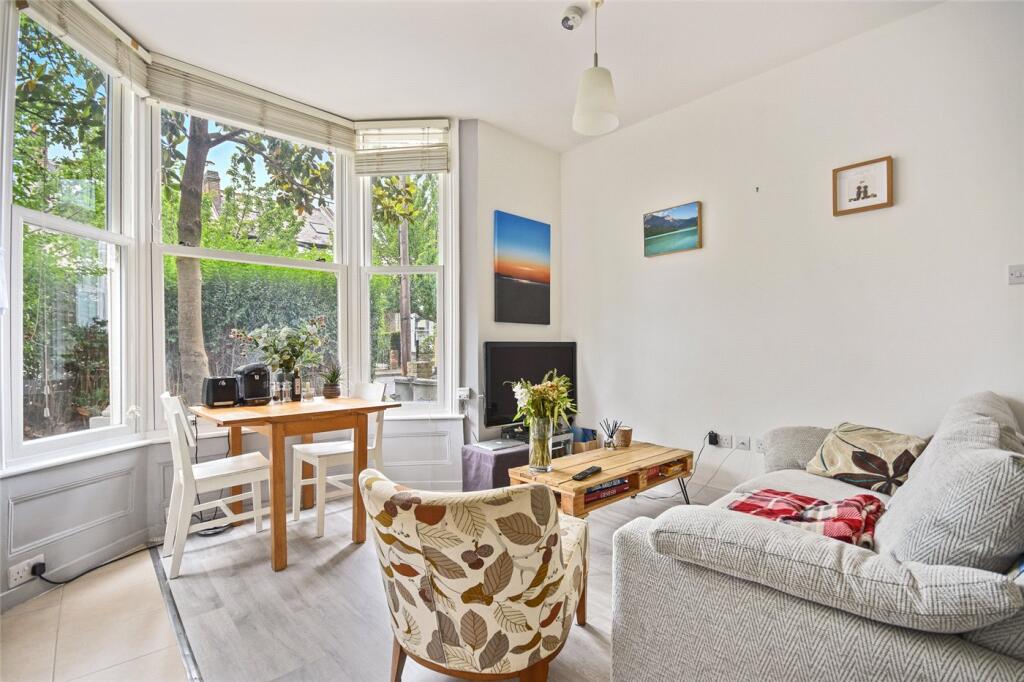 1 bed Apartment for rent in Hammersmith. From Winkworth - Shepherds Bush