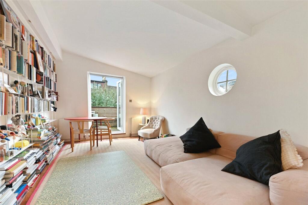 3 bed Apartment for rent in London. From Winkworth - Shepherds Bush