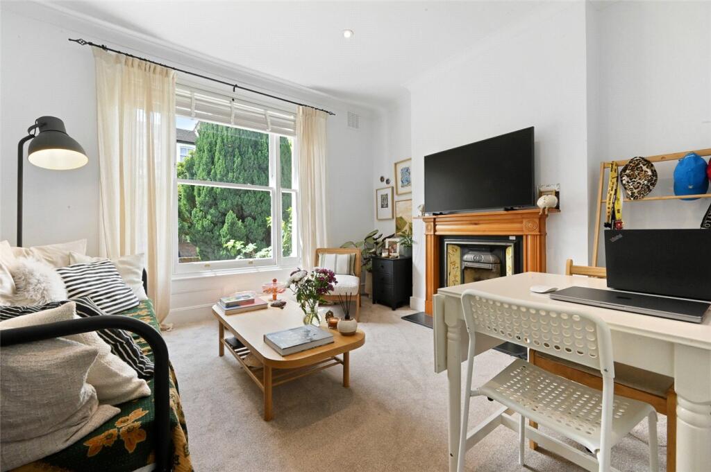 1 bed Apartment for rent in Hammersmith. From Winkworth - Shepherds Bush 1 bed Apartment for rent in Hammersmith. From Winkworth - Shepherds Bush