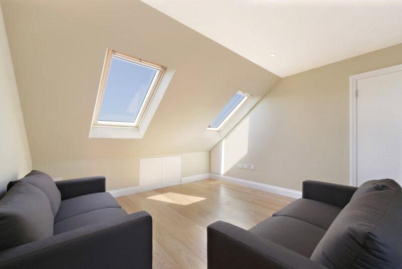 3 bed Apartment for rent in Hammersmith. From Winkworth - Shepherds Bush