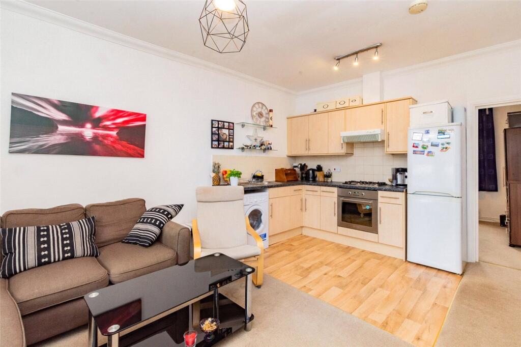 1 bed Apartment for rent in Acton. From Winkworth - Shepherds Bush