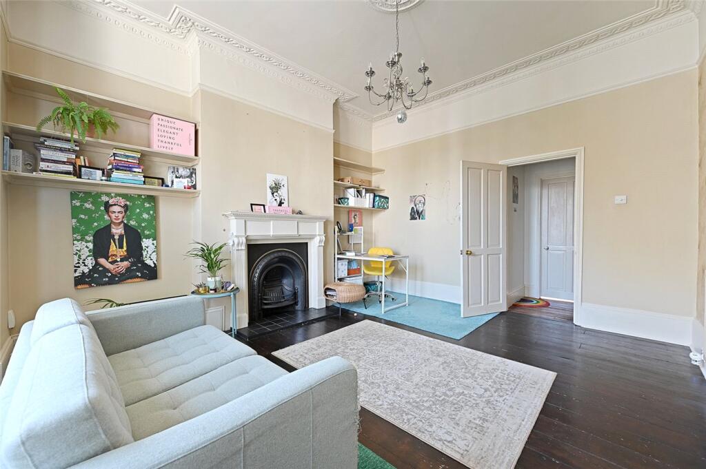 1 bed Apartment for rent in Hammersmith. From Winkworth - Shepherds Bush