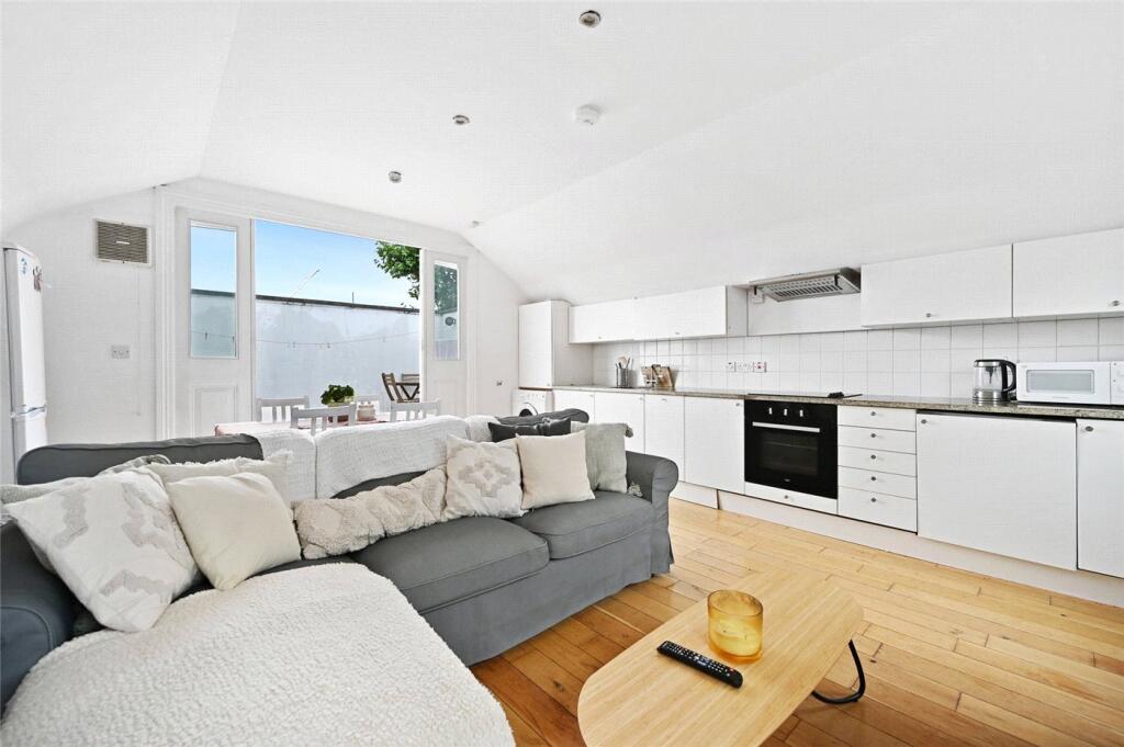 4 bed Annexe for rent in Hammersmith. From Winkworth - Shepherds Bush 4 bed Annexe for rent in Hammersmith. From Winkworth - Shepherds Bush