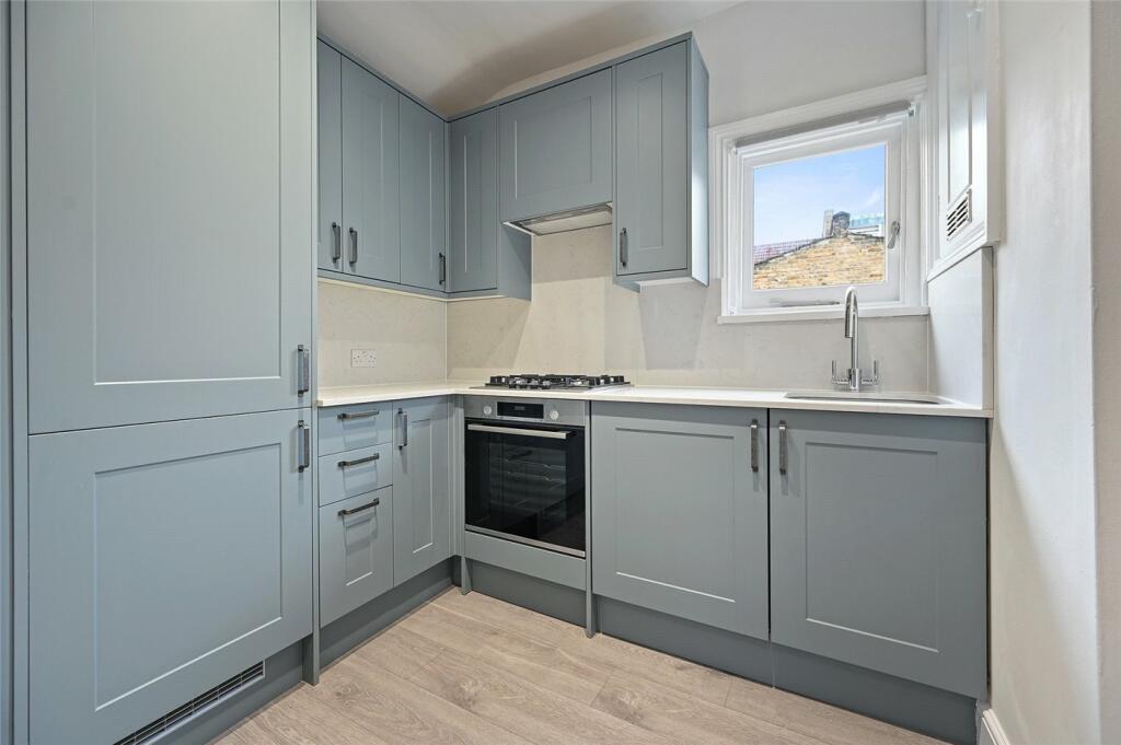 2 bed Apartment for rent in Hammersmith. From Winkworth - Shepherds Bush