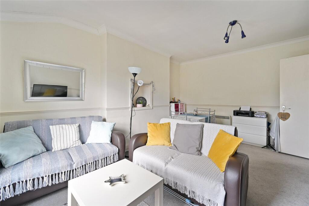 2 bed Apartment for rent in Hammersmith. From Winkworth - Shepherds Bush