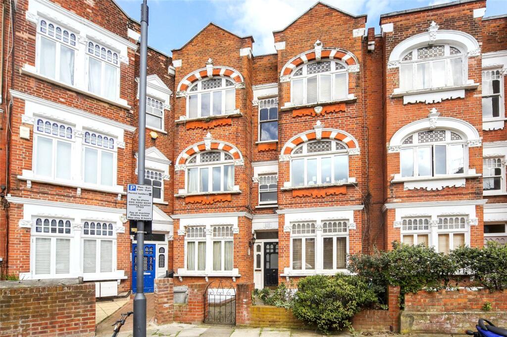 3 bed Apartment for rent in Hammersmith. From Winkworth - Shepherds Bush