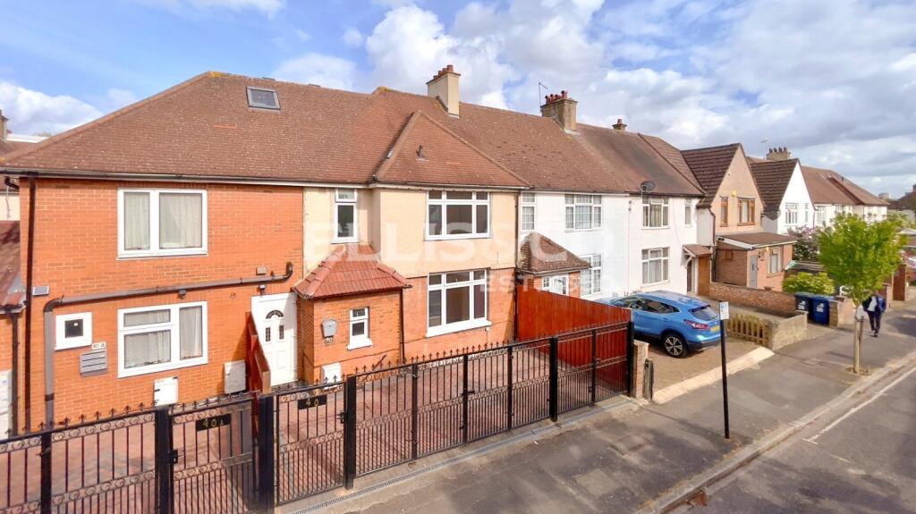 5 bed Mid Terraced House for rent in Brentford. From Ellis & Co - Wembley