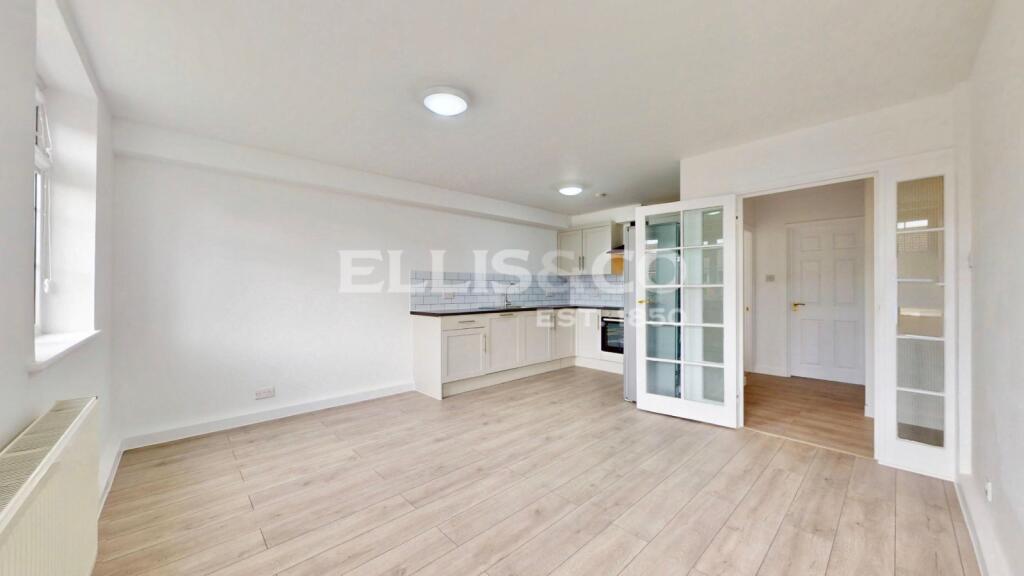 3 bed Apartment for rent in Greenford. From Ellis & Co - Wembley 3 bed Apartment for rent in Greenford. From Ellis & Co - Wembley