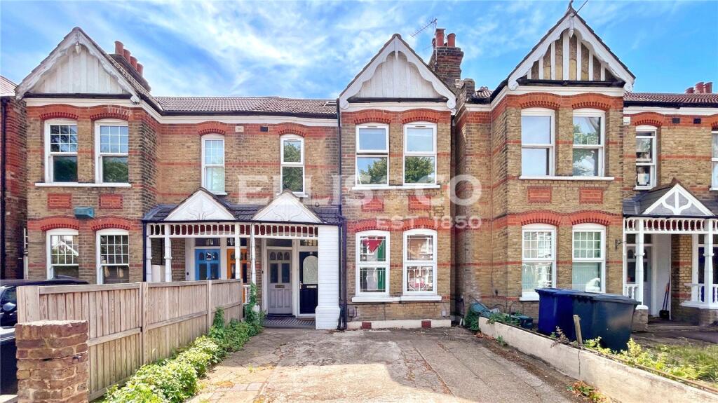 4 bed Apartment for rent in Brentford. From Ellis & Co - Wembley