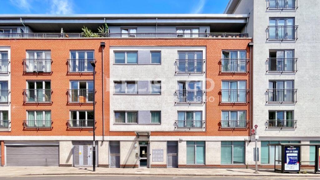 2 bed Apartment for rent in Greenford. From Ellis & Co - Wembley 2 bed Apartment for rent in Greenford. From Ellis & Co - Wembley