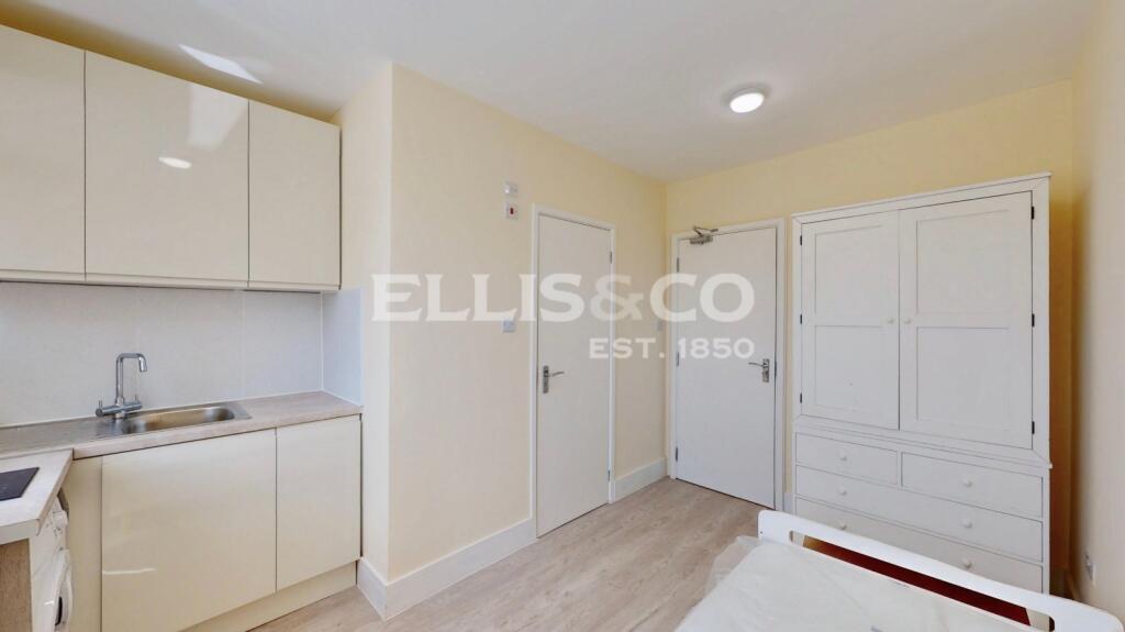 4 bed Studio for rent in Greenford. From Ellis & Co - Wembley