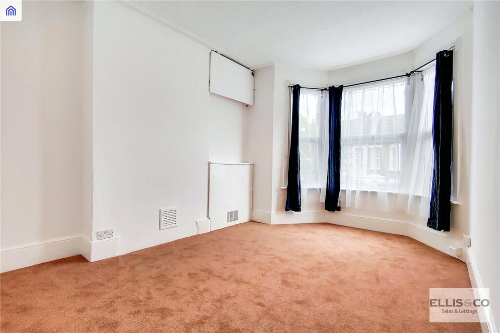 3 bed Apartment for rent in Willesden. From Ellis & Co - Wembley 3 bed Apartment for rent in Willesden. From Ellis & Co - Wembley