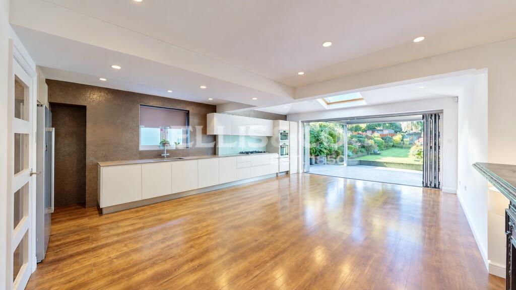 3 bed Semi Detached for rent in Watford. From Ellis & Co - Wembley 3 bed Semi Detached for rent in Watford. From Ellis & Co - Wembley
