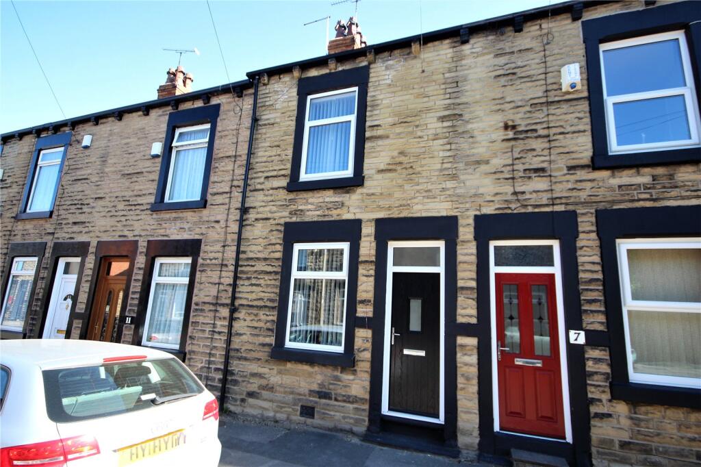 3 bed Mid Terraced House for rent in Carlton. From Whitegates - Barnsley 3 bed Mid Terraced House for rent in Carlton. From Whitegates - Barnsley