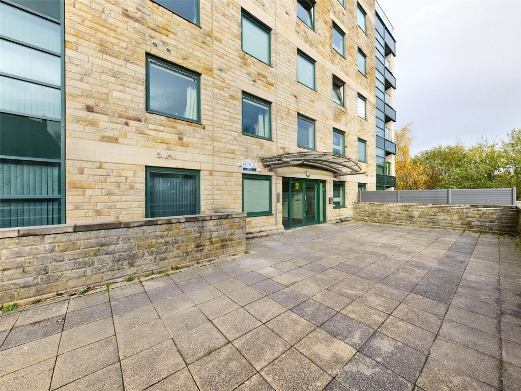 2 bed Apartment for rent in Bradford. From Whitegates - Bradford
