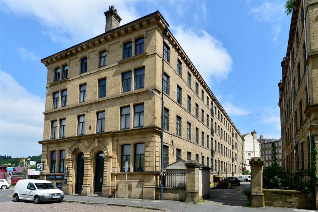 2 bed Apartment for rent in Bradford. From Whitegates - Bradford