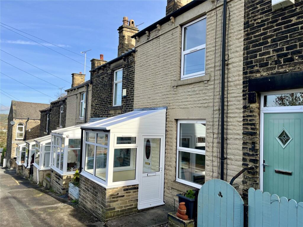 2 bed Mid Terraced House for rent in Cleckheaton. From Whitegates - Cleckheaton