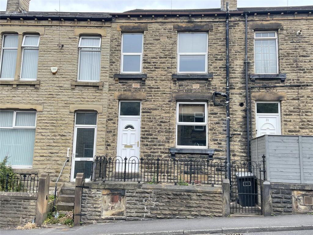 2 bed Mid Terraced House for rent in Heckmondwike. From Whitegates - Cleckheaton